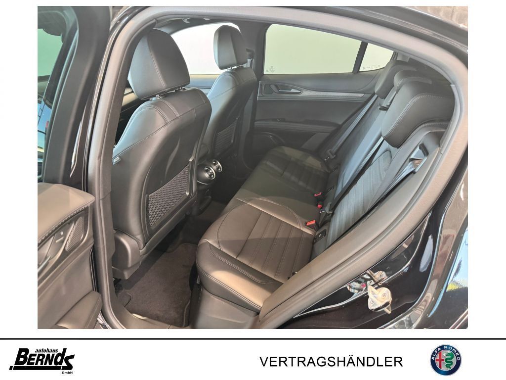Alfa Romeo Stelvio 2025