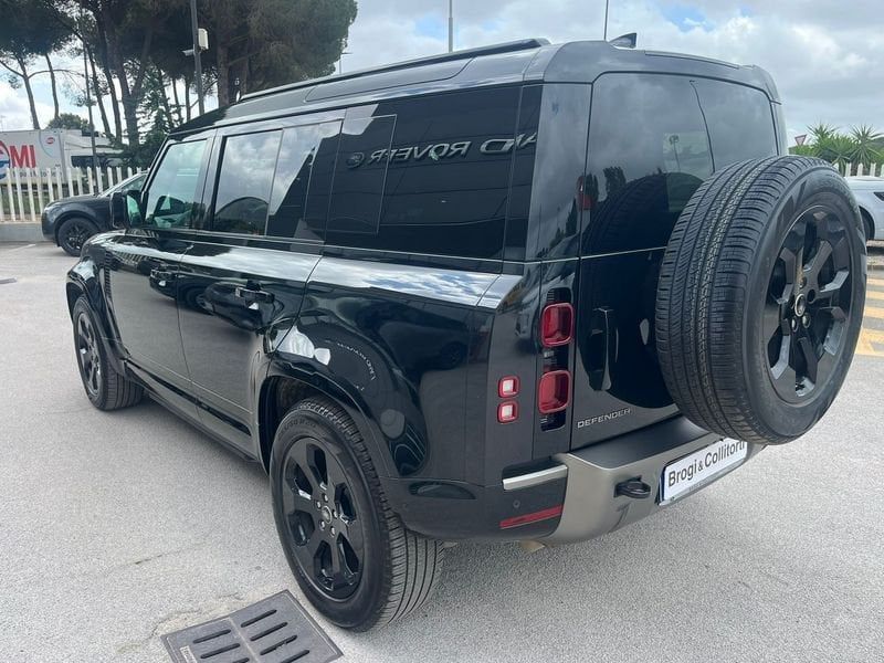 Land Rover Defender 2024