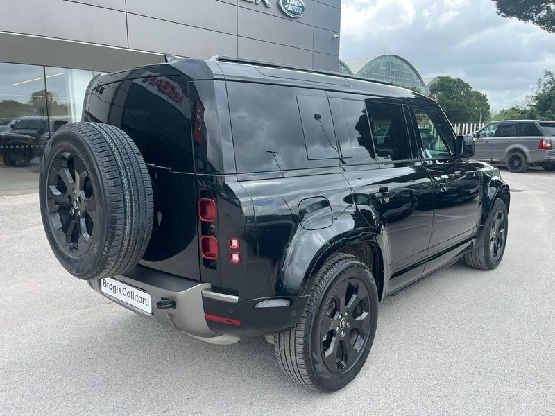 Land Rover Defender 2024