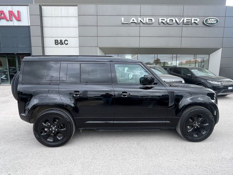 Land Rover Defender 2024