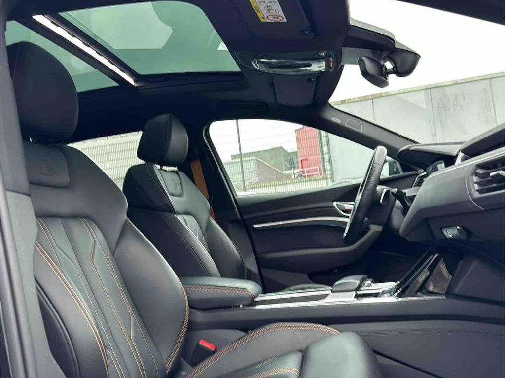 Audi e-tron 2022