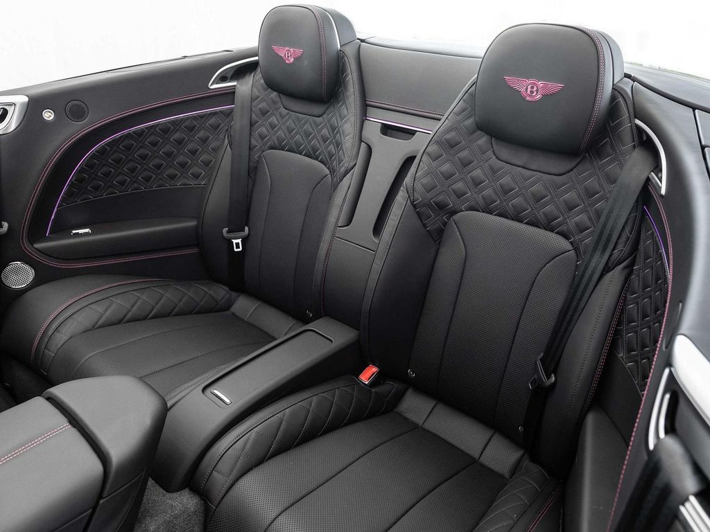 Bentley Continental GTC 2024