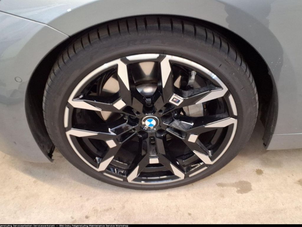 BMW 230 2025