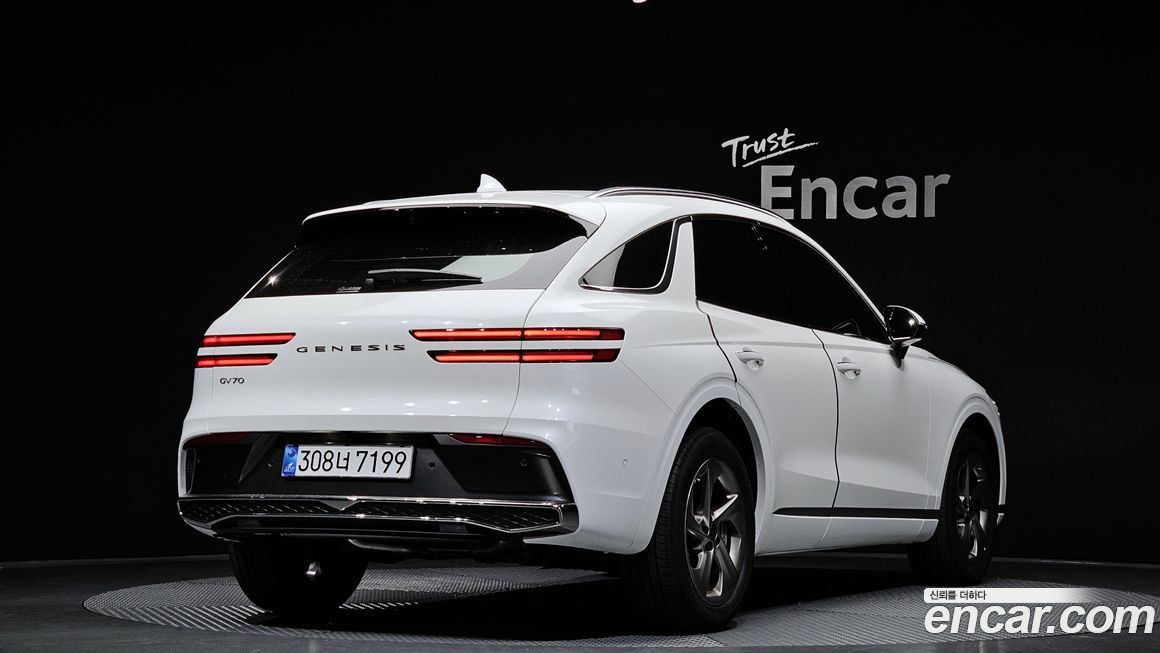 Genesis GV70 2025