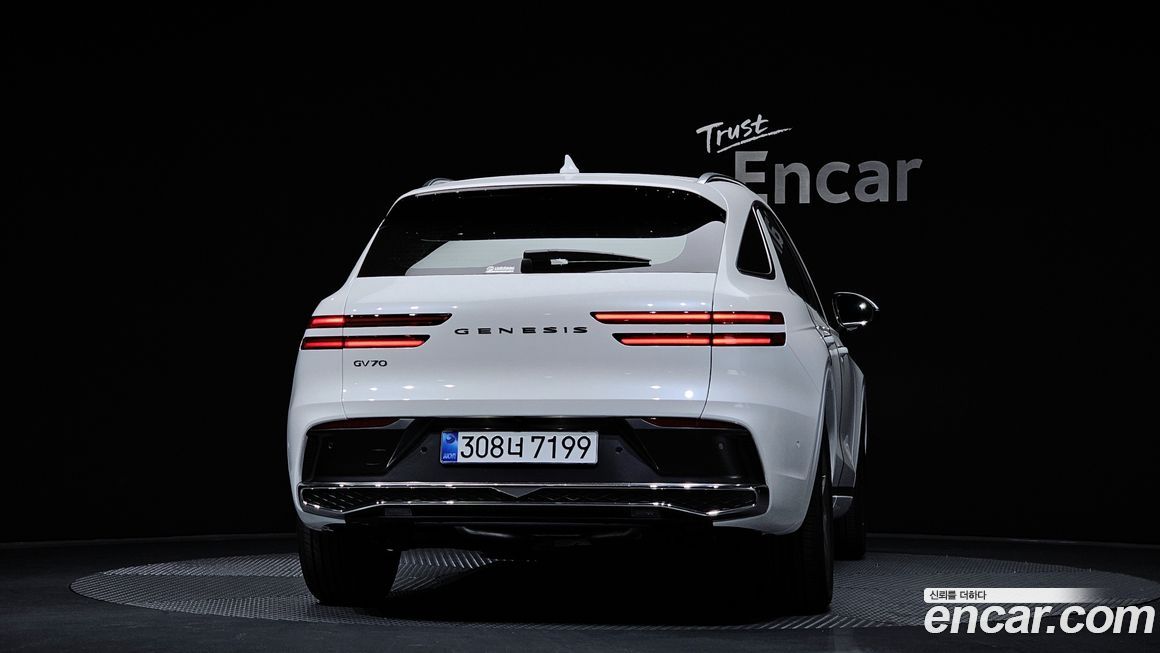 Genesis GV70 2025