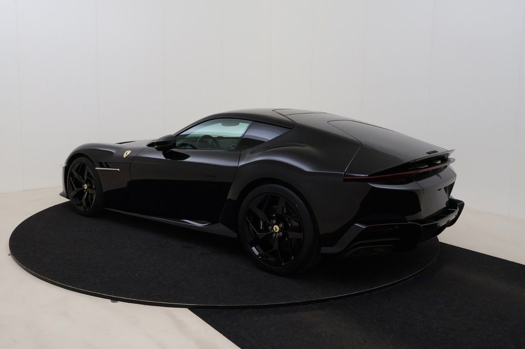 Ferrari 12Cilindri 2025