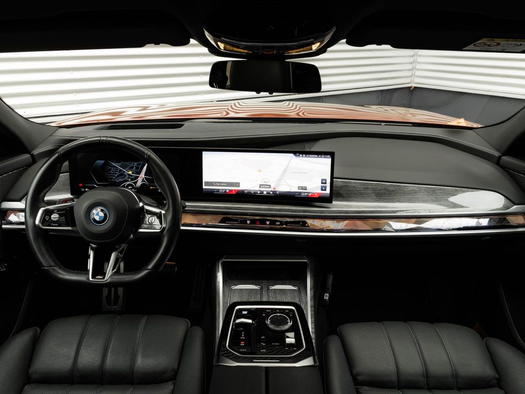 BMW i7 2024