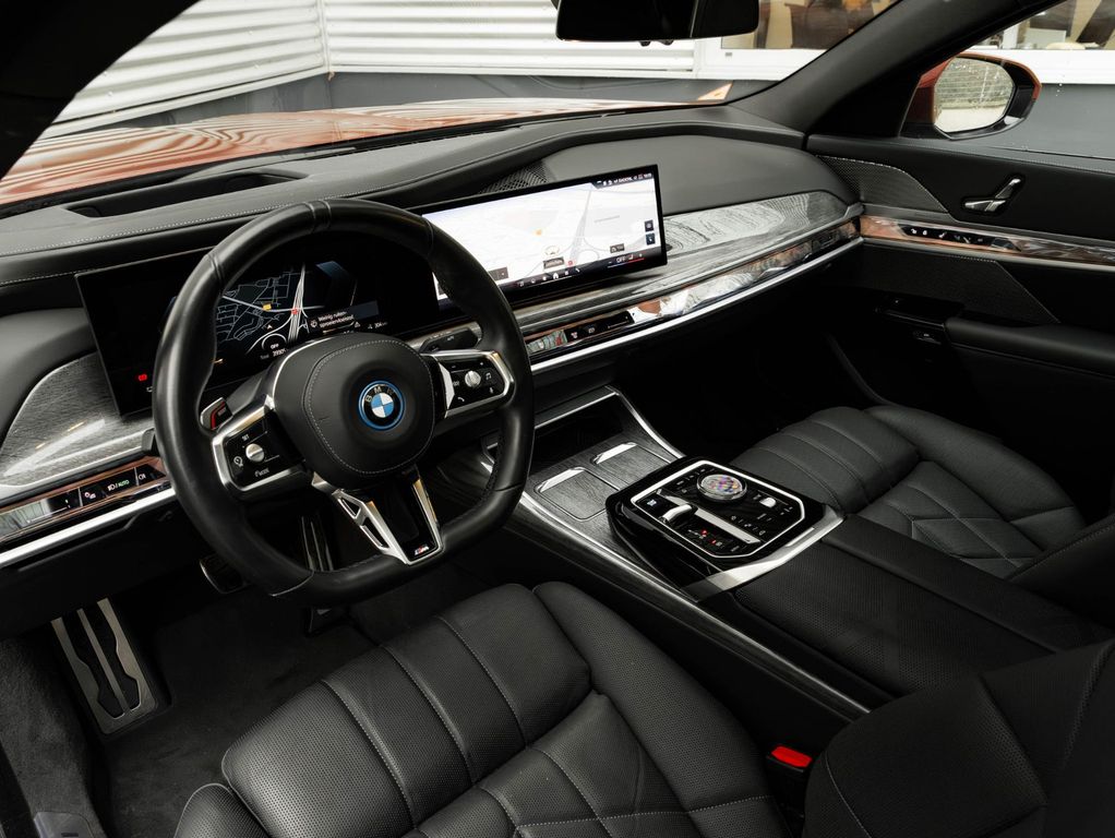 BMW i7 2024