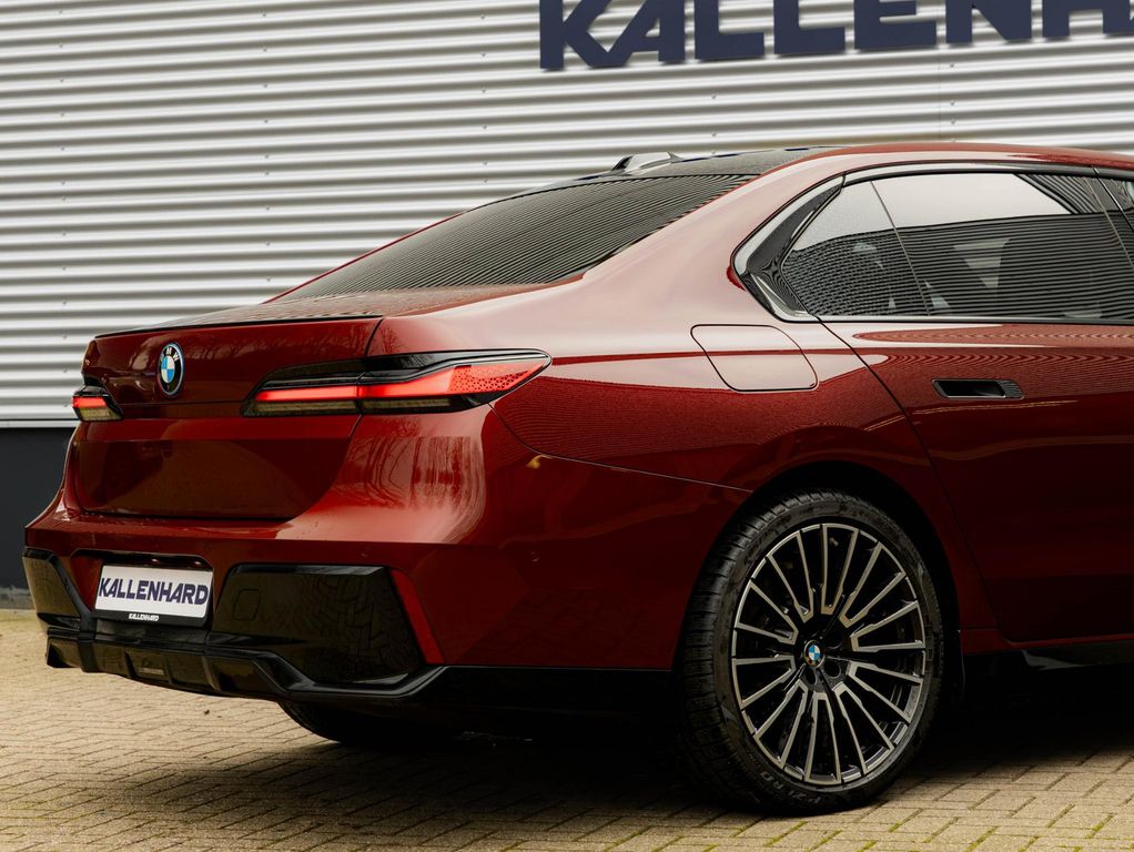 BMW i7 2024