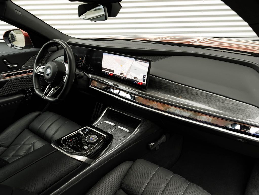 BMW i7 2024