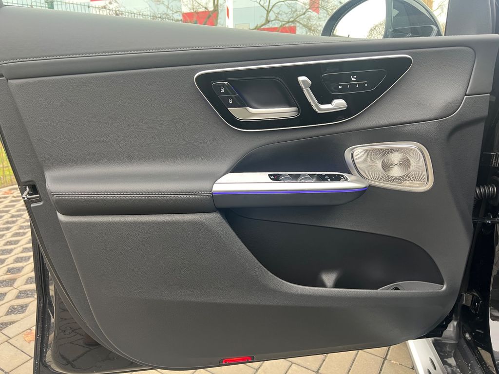 Mercedes-Benz GLC 300 2025