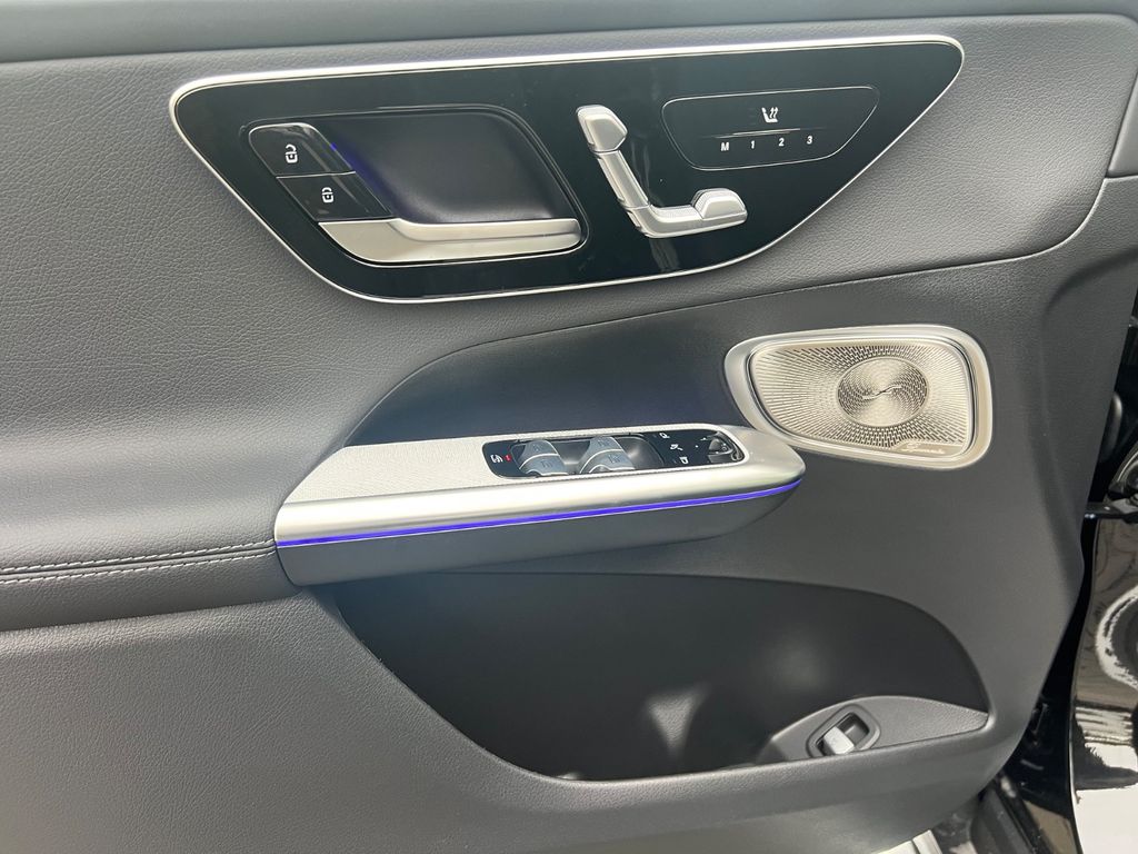 Mercedes-Benz GLC 300 2025