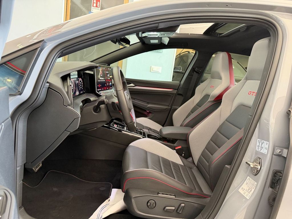 Volkswagen Golf 2024