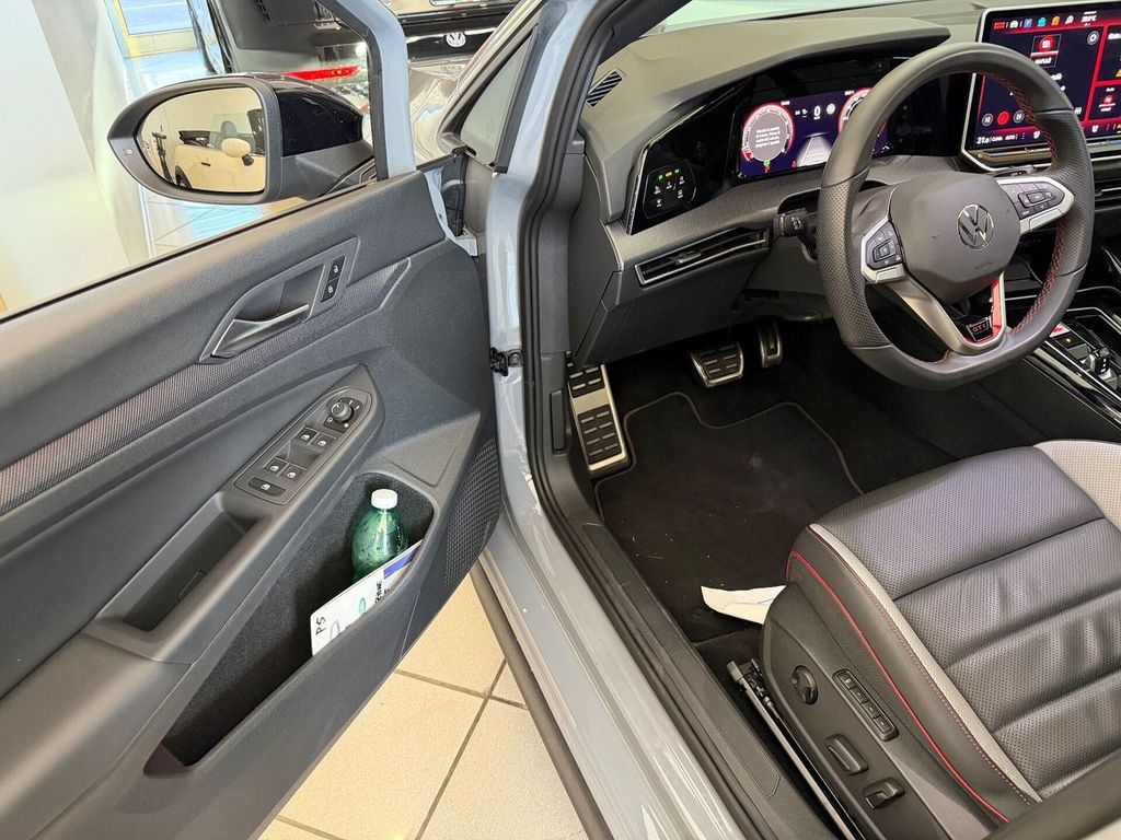 Volkswagen Golf 2024