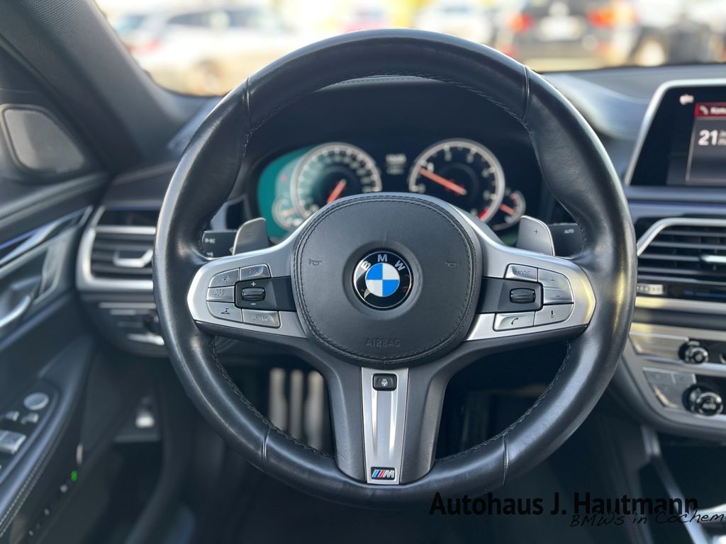 BMW 750 2018