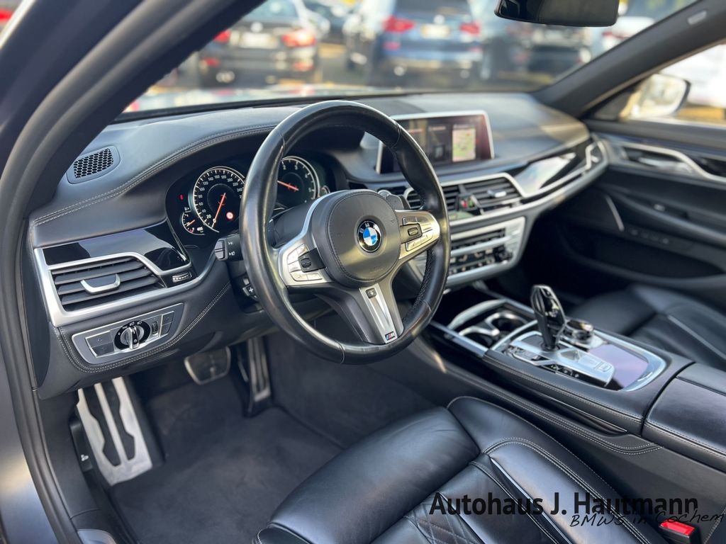 BMW 750 2018