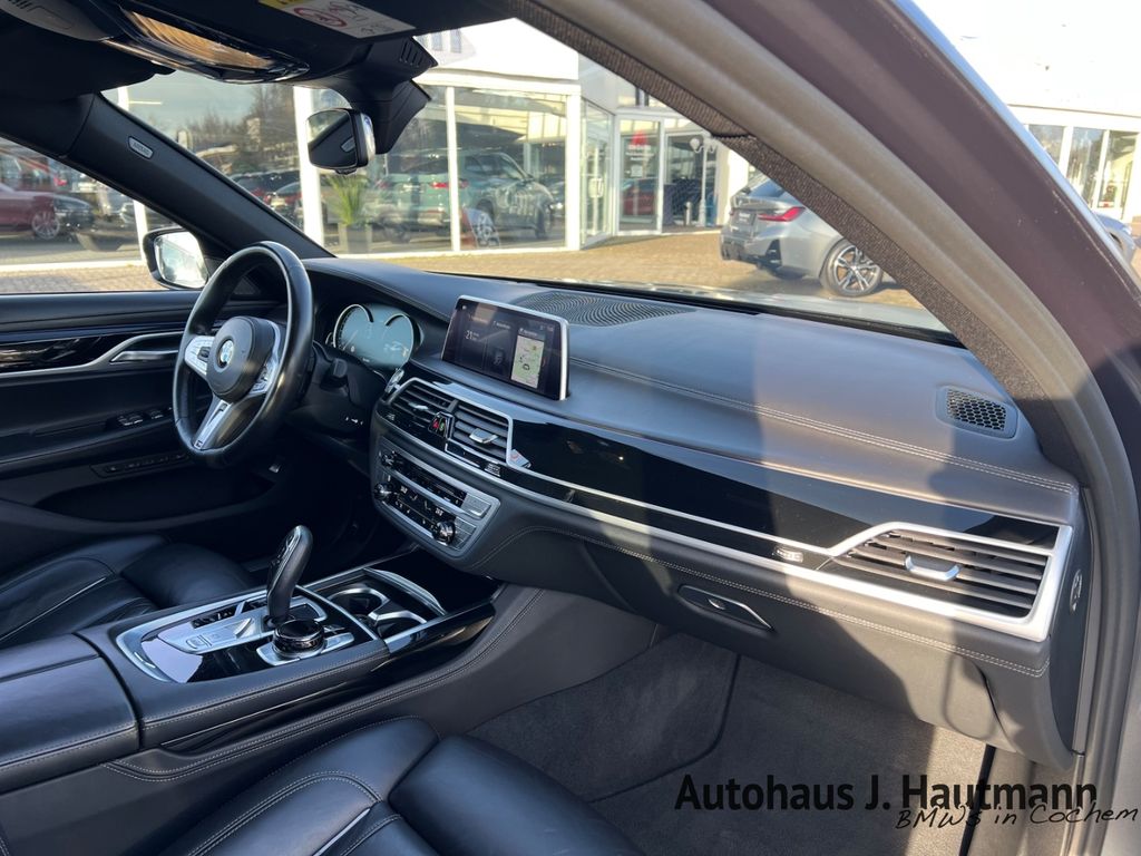 BMW 750 2018