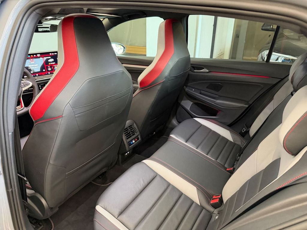 Volkswagen Golf 2024