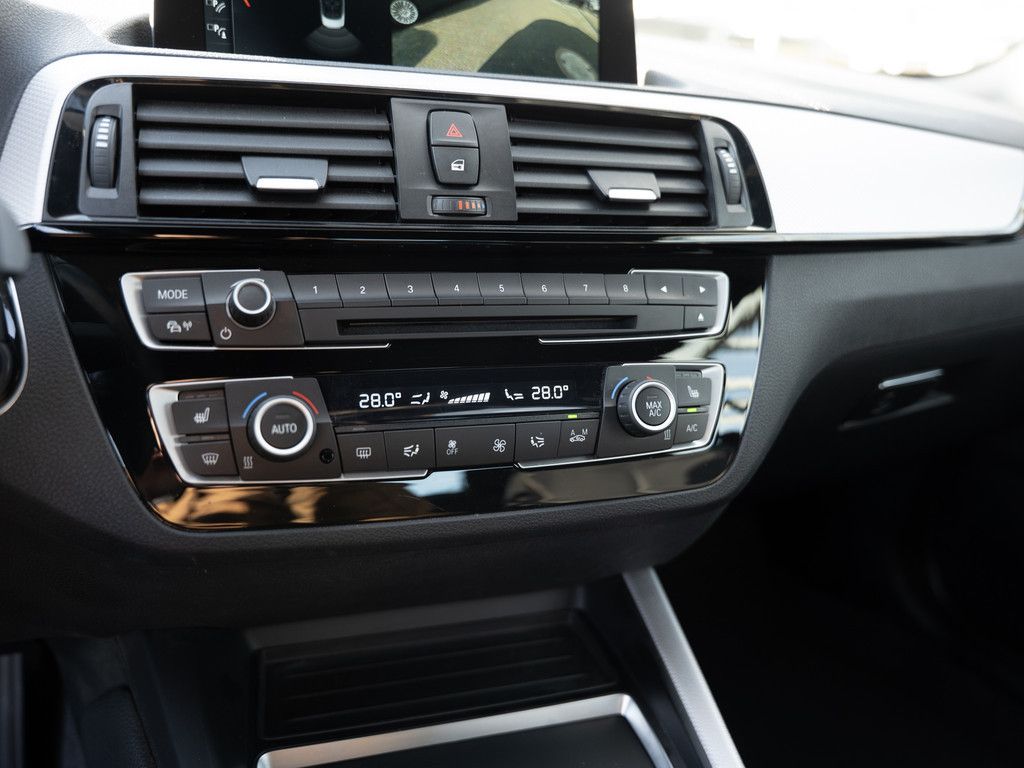 BMW 230 2021