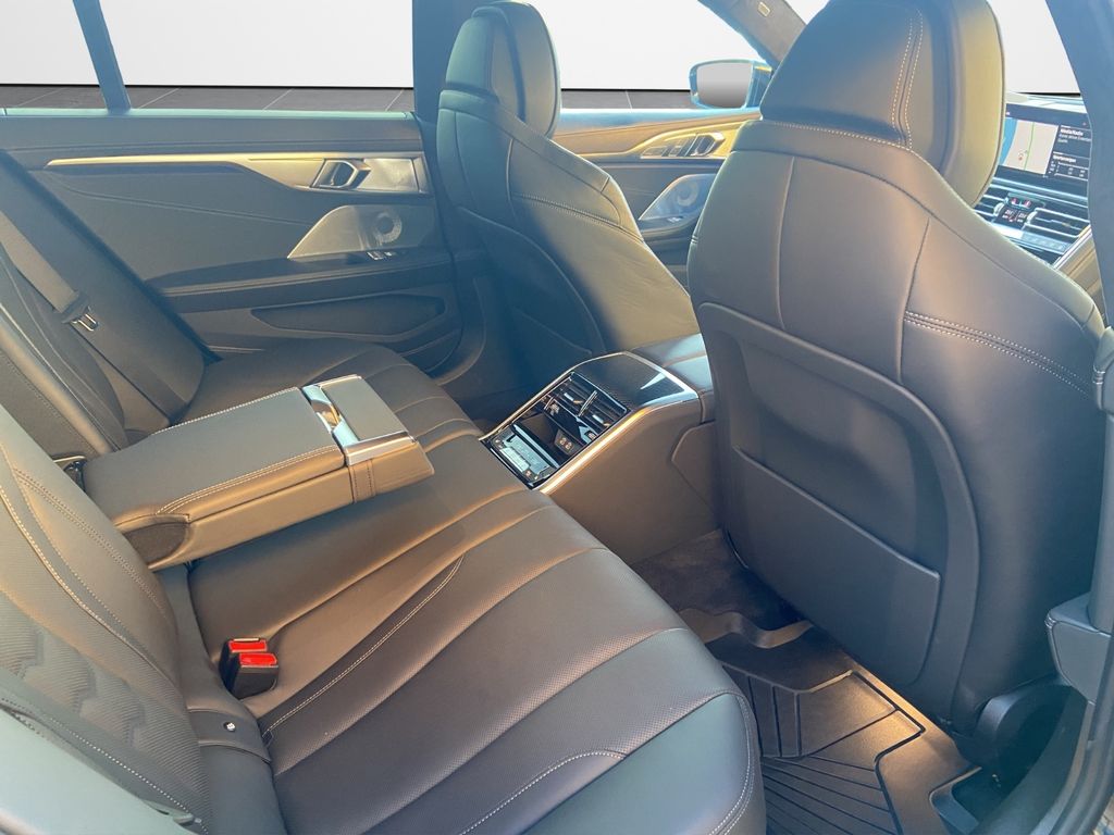 ALPINA B8 2022