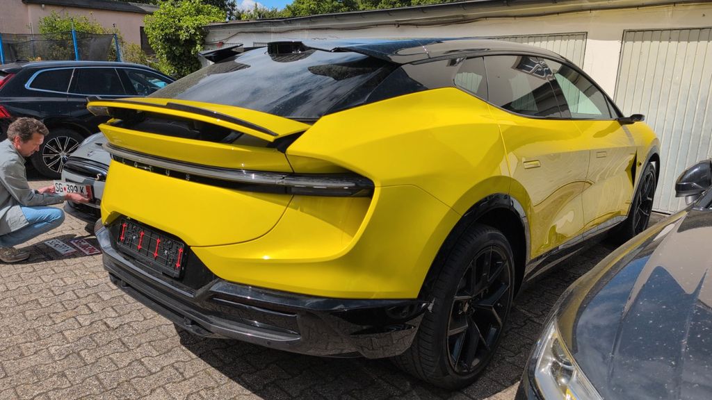 Lotus Eletre 2023
