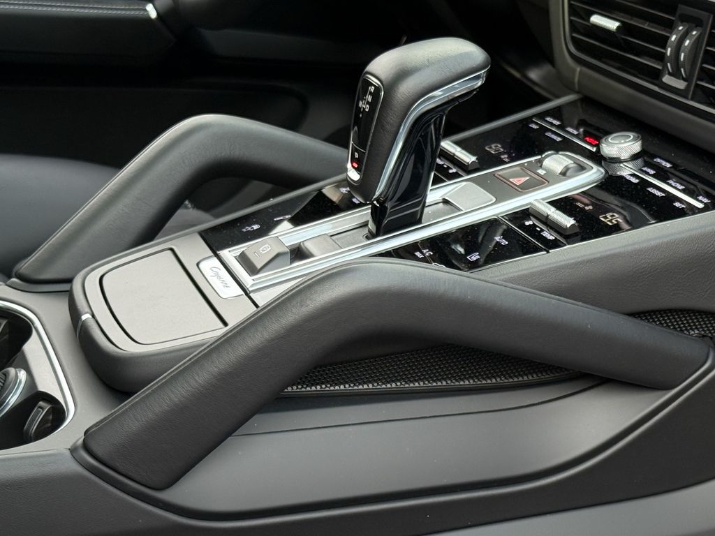 Porsche Cayenne 2023