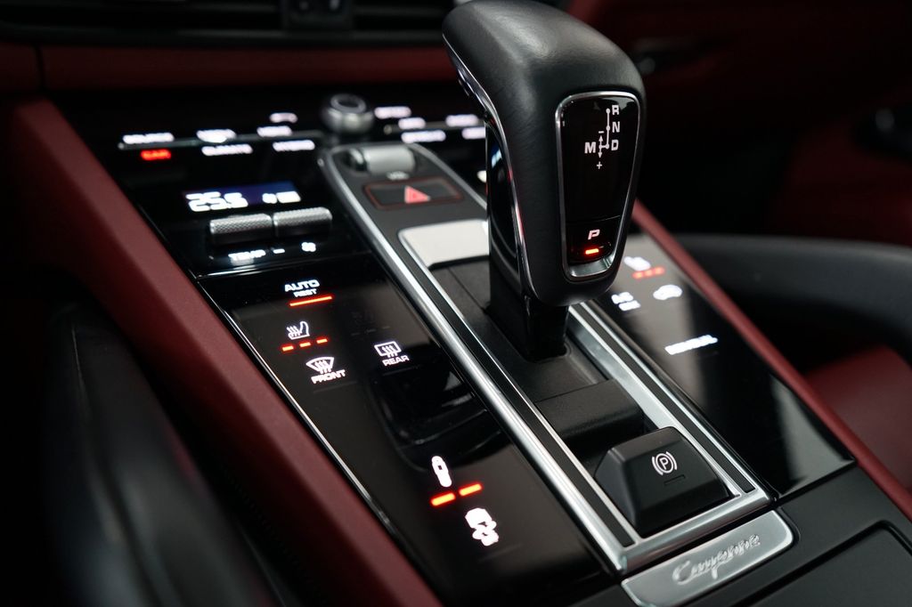 Porsche Cayenne 2021