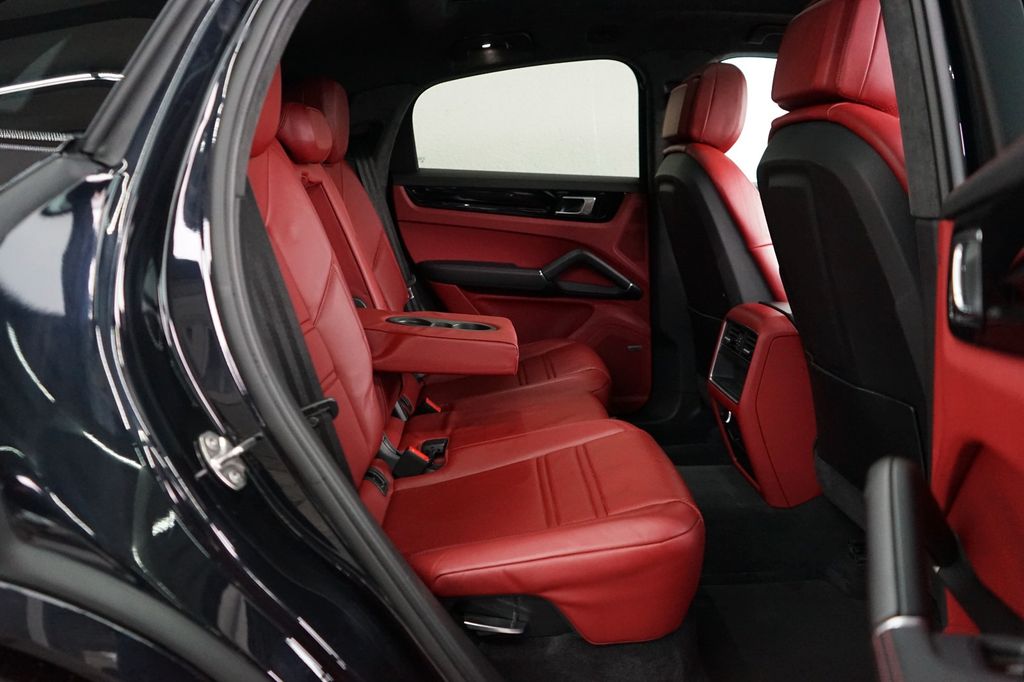 Porsche Cayenne 2021