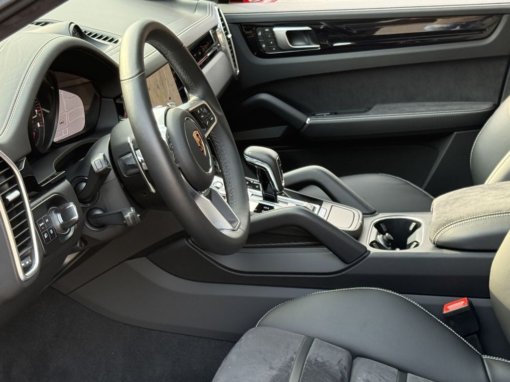 Porsche Cayenne 2023