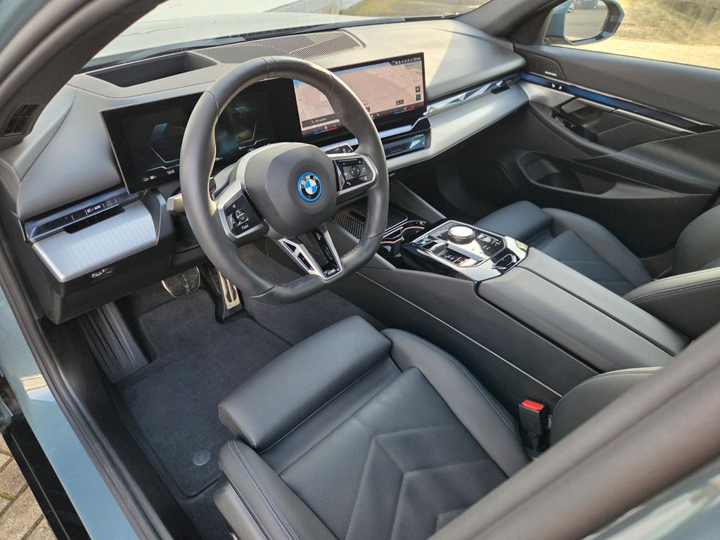 BMW i5 2025