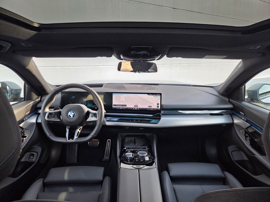 BMW i5 2025