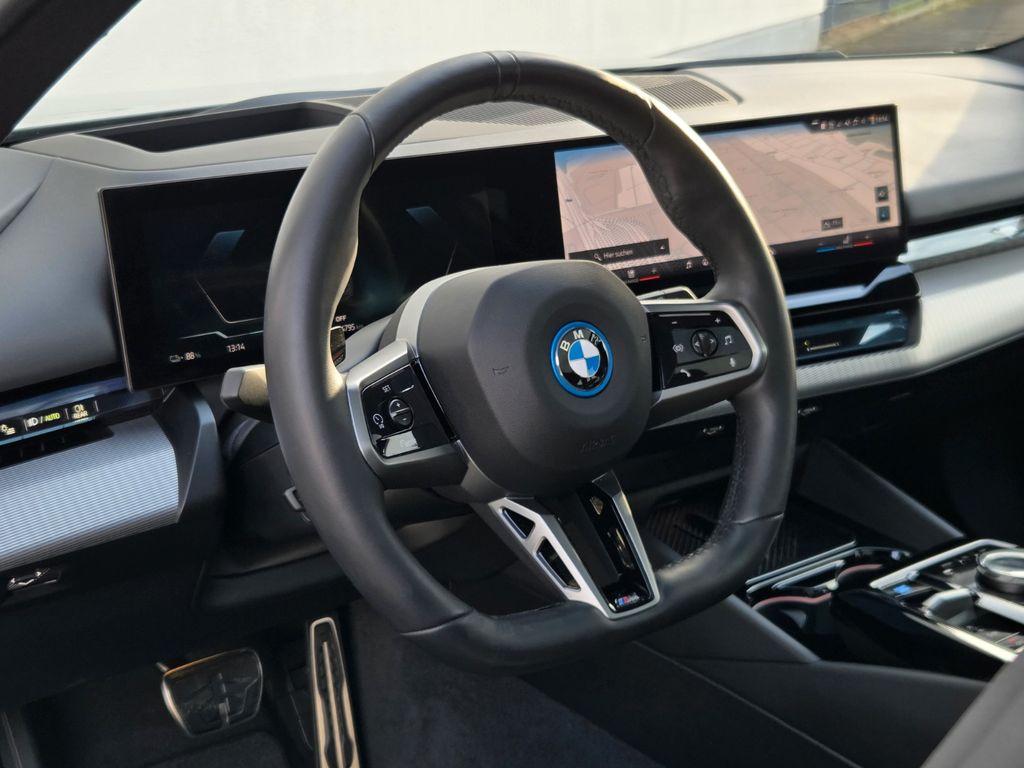 BMW i5 2025