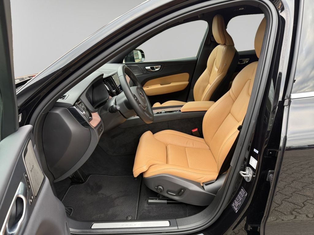 Volvo XC60 2025
