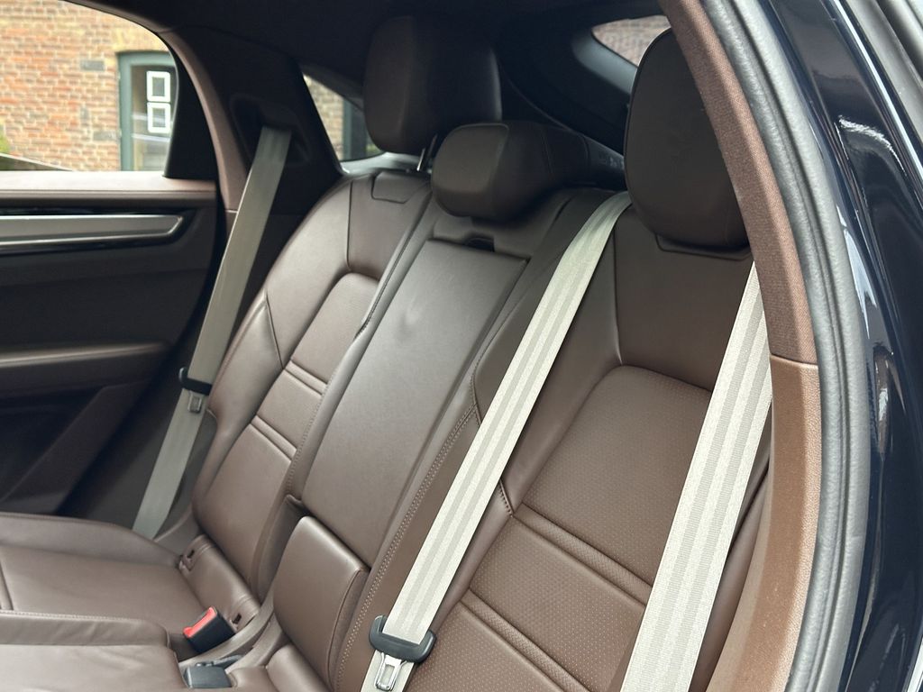 Porsche Cayenne 2022