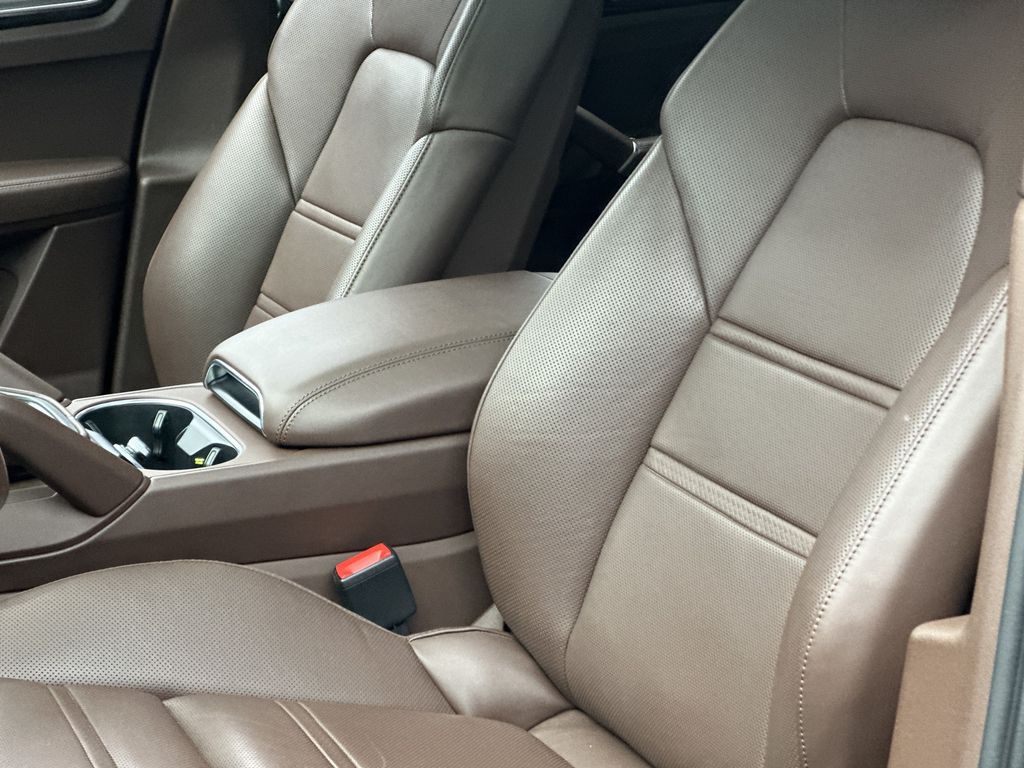 Porsche Cayenne 2022