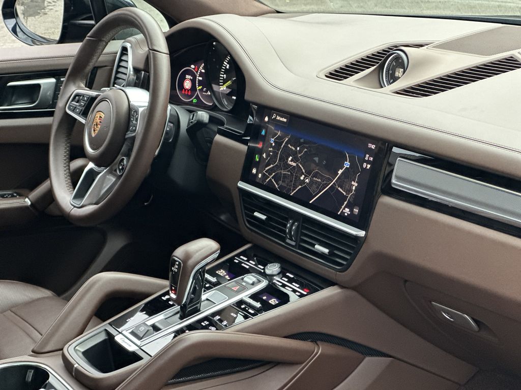 Porsche Cayenne 2022