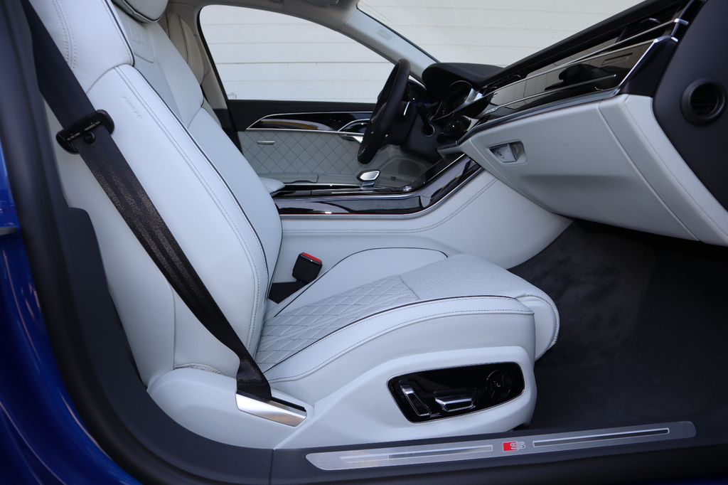 Audi A8 2025