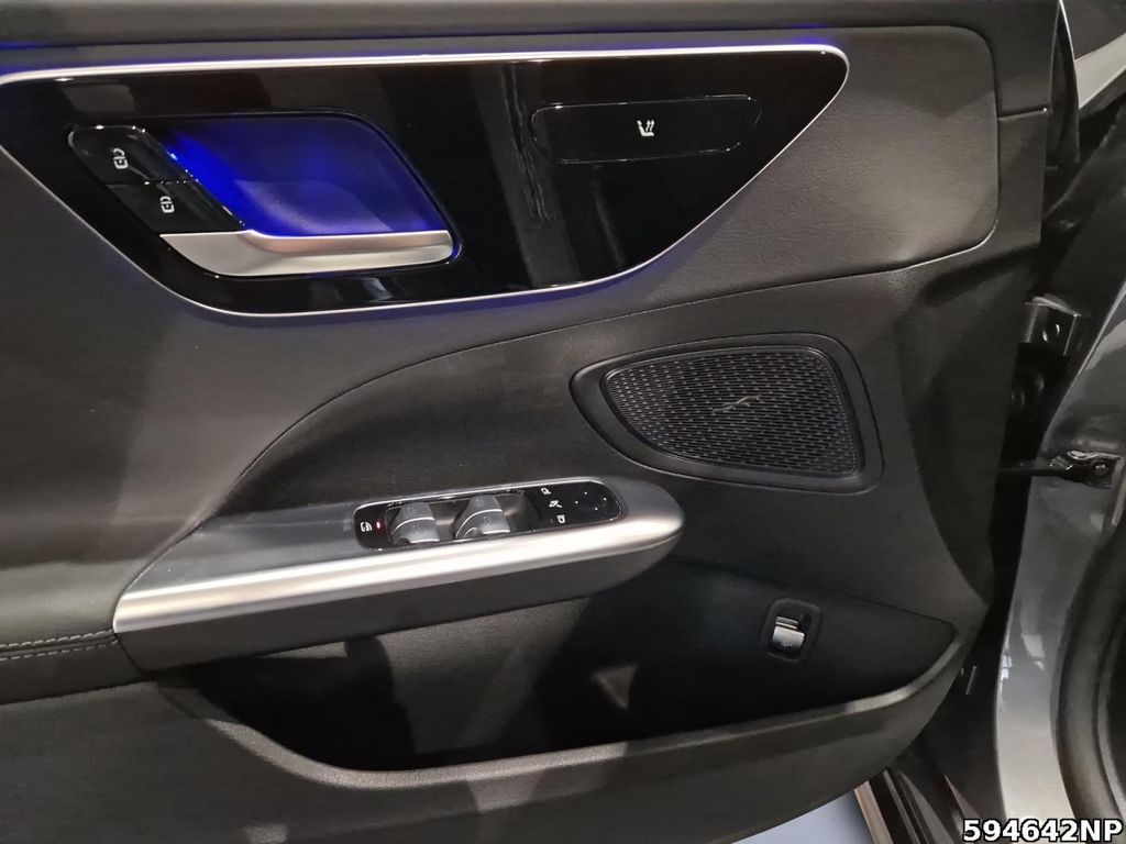 Mercedes-Benz C 300 2025