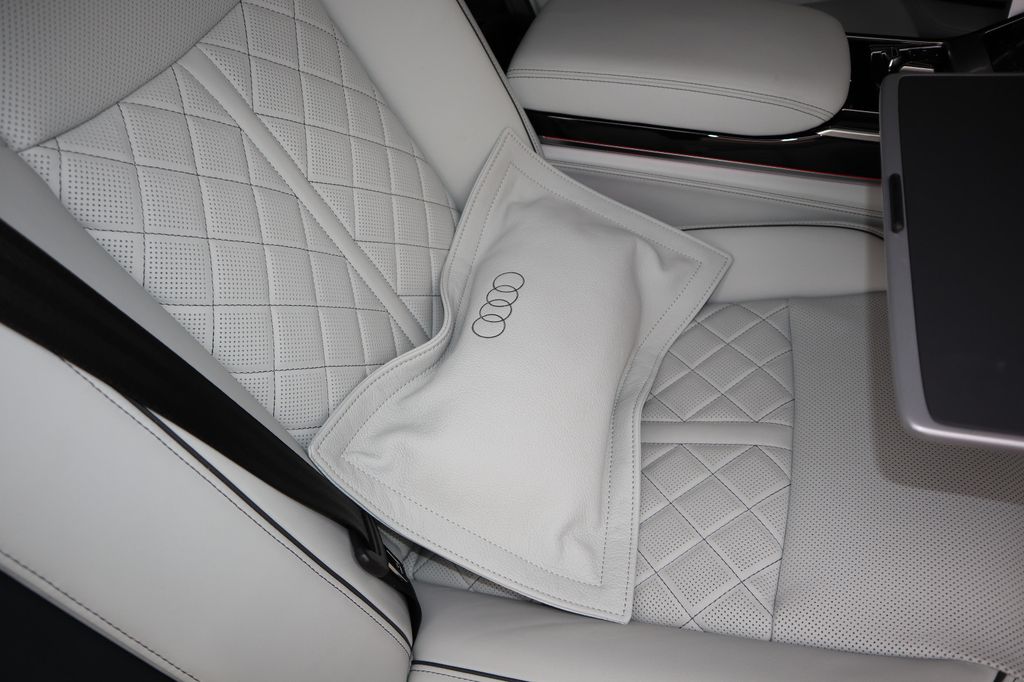 Audi A8 2025