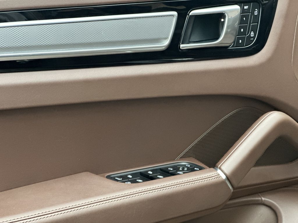 Porsche Cayenne 2022