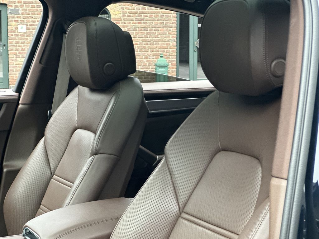 Porsche Cayenne 2022