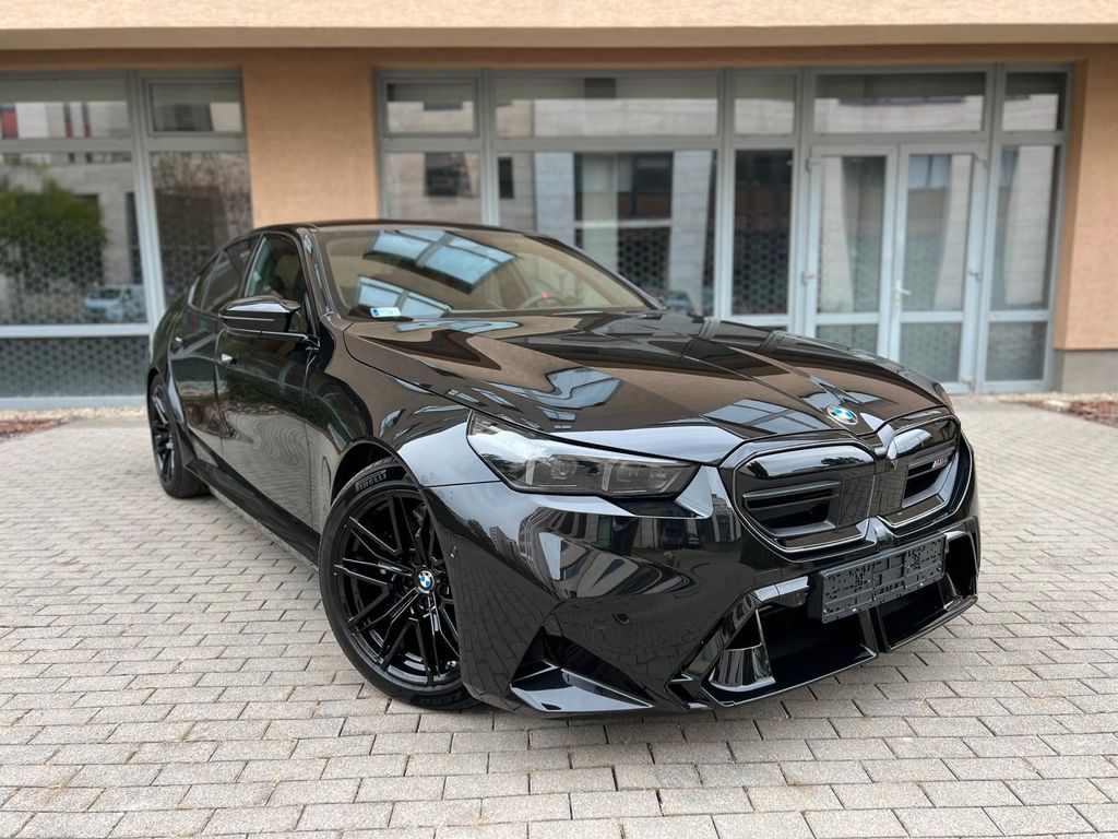 BMW M5 2025