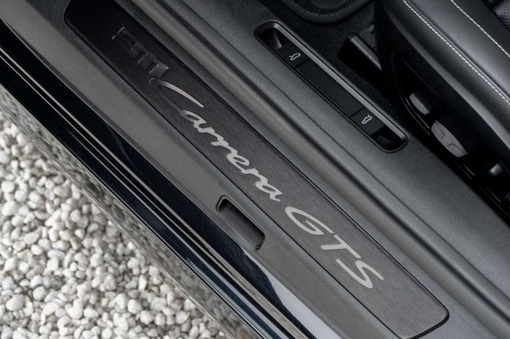 Porsche 992 2025