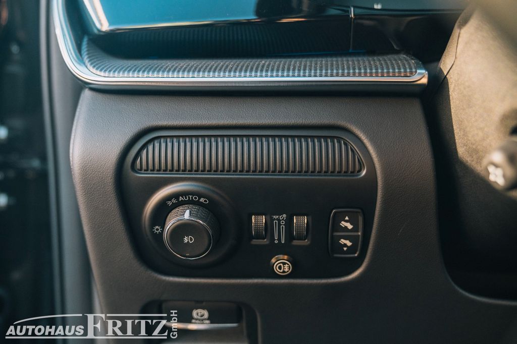 Jeep Wagoneer 2025