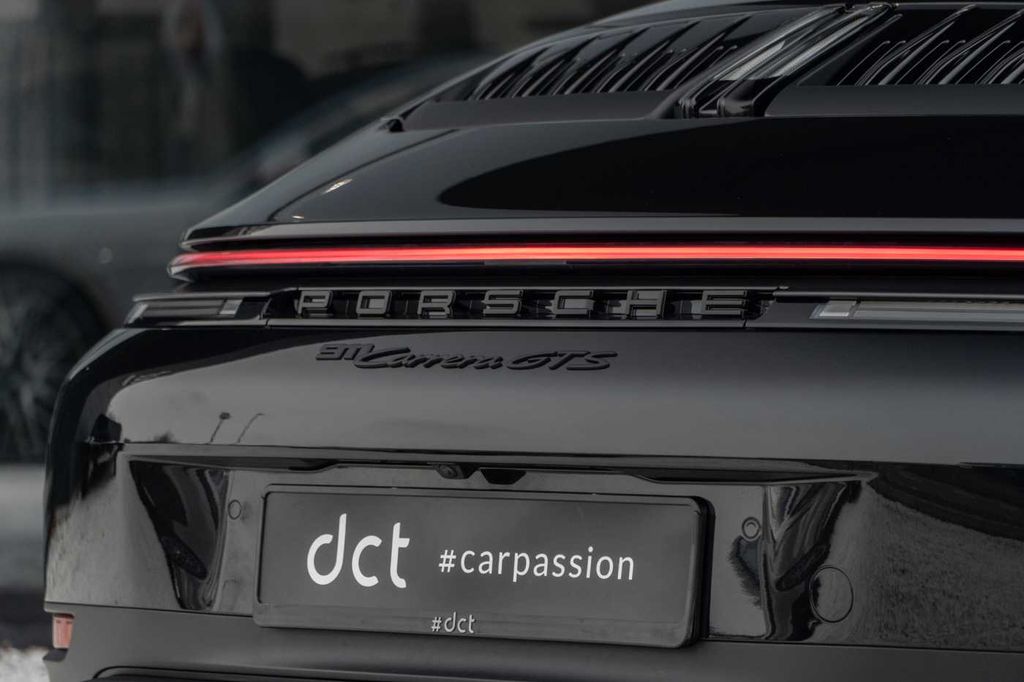 Porsche 992 2025
