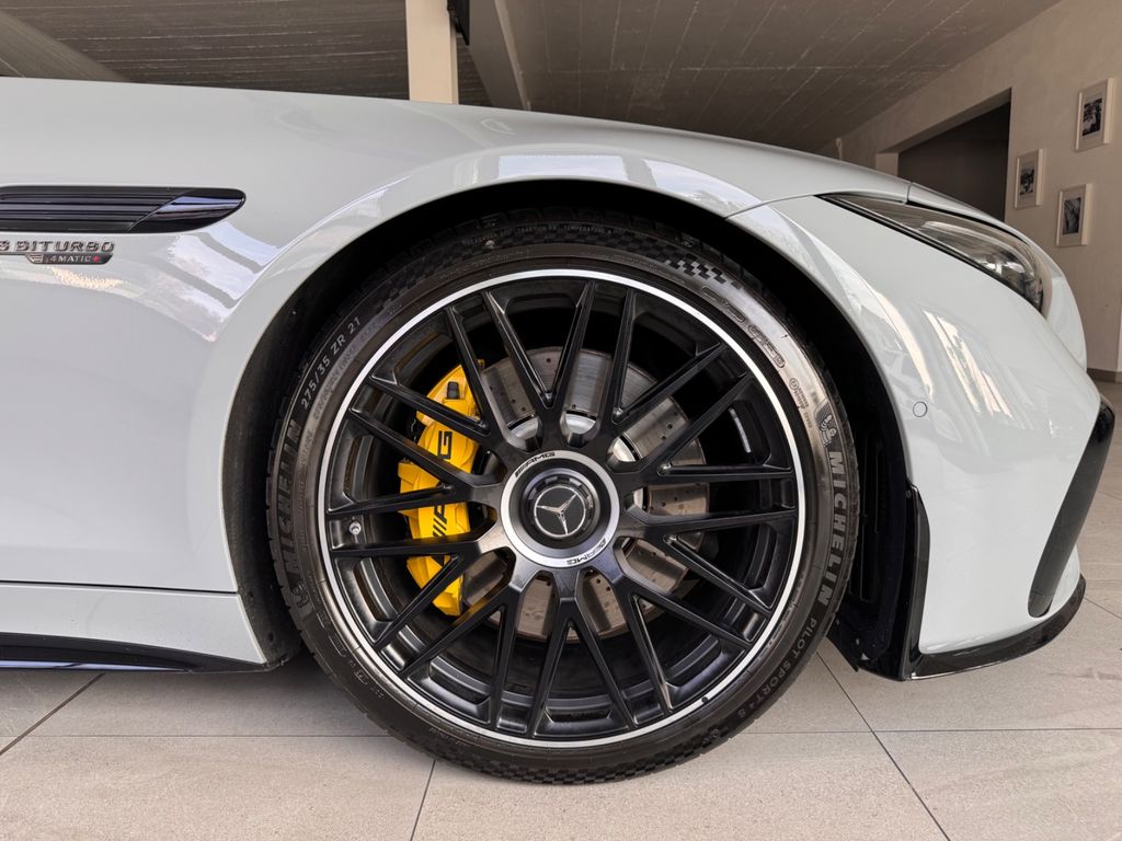 Mercedes-Benz SLR 2023