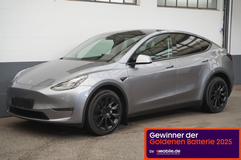 Tesla Model Y 2025