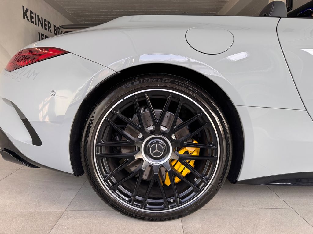 Mercedes-Benz SLR 2023