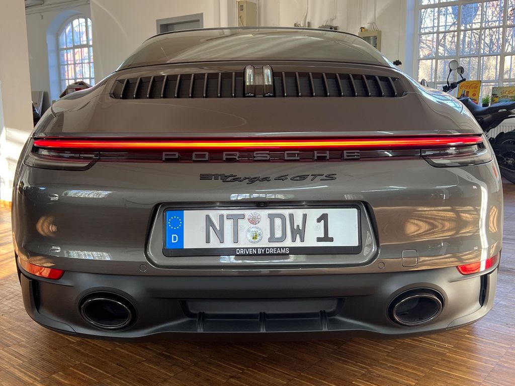 Porsche 992 2025