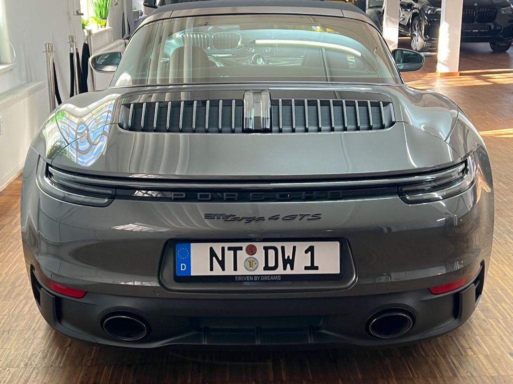 Porsche 992 2025